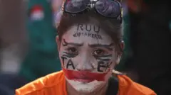 LSM Perempuan Mahardhika melakukan penelitian pada 2017. Sebanyak 437 buruh perempuan di Kawasan Berikat Nusantara (KBN) mengaku pernah menjadi korban pelecehan dan kekerasan seksual.
