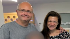 Макси Аллен (на фото - слева) и Розалинд Левин