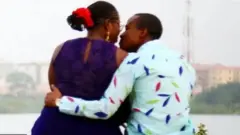 Tọkọ-taya to joko papọ