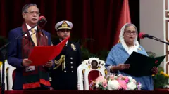 প্রধানমন্ত্রী শেখ হাসিনাকে শপথ পড়াচ্ছেন রাষ্ট্রপতি মোঃ সাহাবুদ্দিন। 