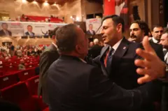 CHP’nin 4-5 Kasım’da yapılacak 38. Olağan Kurultayı’nın “provası” olarak görülen İstanbul İl Kongresi, değişimcilerin desteklediği Özgür Çelik’in zaferiyle sonuçlandı. 
