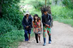 Trẻ em dân tộc thiểu số Ba Na