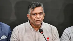 बांग्लादेश क्रिकेट बोर्ड के अध्यक्ष अमीनुल इस्लाम ने कहा है कि उन्हें आईसीसी की ओर से 24 से 48 घंटे का समय मिला है जवाब देने के लिए