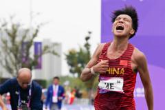 Çinli koşucu He Jie ülkenin önde gelen maraton koşucuları arasında yer alıyor