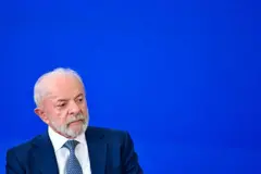 Imagem de Lula em fundo azul