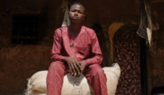 Yaro zaune kan buhuna