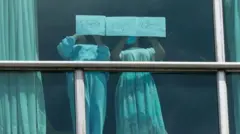 Migrantes en hotel de Panamá