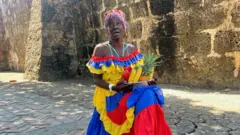 Betty Sargado fue una de las primeras palenqueras en llegar al centro para trabajar con turistas. 