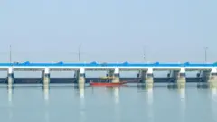 ব্যারাজ
