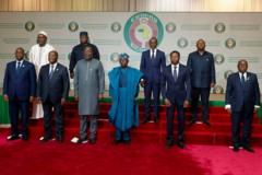 Photo de famille des Chefs d'Etat de la Cedeao ce 24 février à Abuja