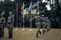 Des militaires indiens de la Monusco, la mission de l'ONU en République démocratique du Congo, assistent à une cérémonie en l'honneur des soldats de la paix qui sont morts lors de violentes manifestations contre la Monusco, à Goma, le 1er août 2022. 