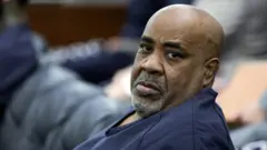 O ex-líder de gangue Duane “Keffe D” Davis olha para a câmera durante uma audiência em Las Vegas, em 4 de agosto