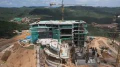 नूसांतारा में चल रहा निर्माण कार्य