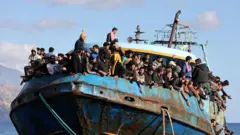 عملية إنقاذ مهاجرين قبالة جزيرة كريت نوفمبر/تشرين الثاني 2022