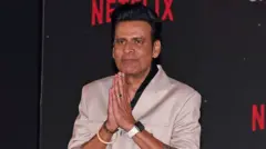 'घूसखोर पंडत' में मनोज बाजपेयी ने मुख्य किरदार का रोल निभाया है