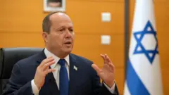 وزير الاقتصاد الإسرائيلي نير بركات.