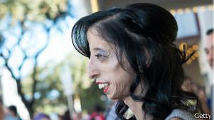 La inspiradora historia de superación de Lizzie Velásquez, "la mujer