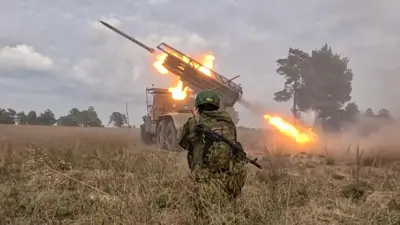 Российский «Град» ведёт огонь по украинским позициям