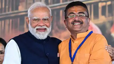 शनिवार को पीएम नरेंद्र मोदी शुभेंदु अधिकारी के शपथ ग्रहण समारोह में 