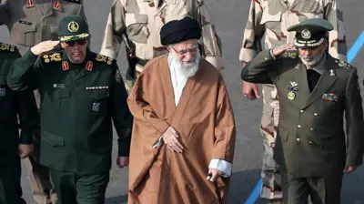 خامنه‌ای و فرماندهان نظامی