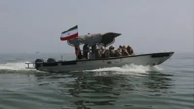 قایق ارتش ایران در آب‌های خلیج فارس