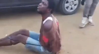 Oge onye a na-enyo enyo nọdụrụ ala tupu onye uweoji ahụ agbagbu ya