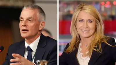 左にスーツ姿でマイクを前に話をするデイヴィー会長の写真、右にスーツ姿で笑顔で正面を向くターネス氏の写真が並んでいる