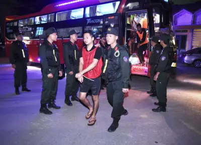 ဇန်နဝါရီလ လလယ်ပိုင်းမှာ ကမ္ဘောဒီးယားက ကျားဖြန့်နှိမ်နင်းမှုတွေအတွင်း ကျားဖြန့်လုပ်သူလို့ သံသယဝင်ခံရတဲ့ဗီယက်နမ်နိုင်ငံသားအချို့ကို ကမ္ဘောဒီးယားက ဗီယက်နမ်ကို ပြန်လွှဲပေးခဲ့