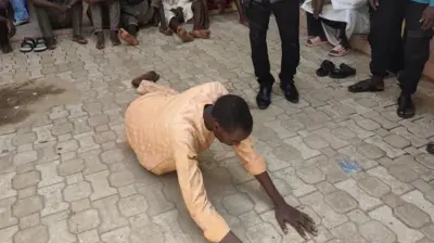 An zartar wa matasan da aka kama hukuncin da ya hada da bulala da kuma horo