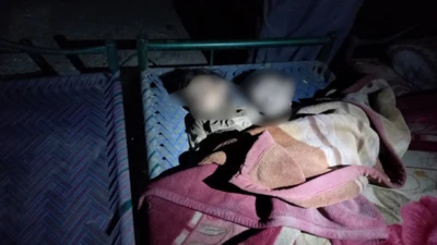 آقای مجاهد با انتشار تصاویر کودکان کشته شده، نوشته که مربوط به حمله شب گذشته است 