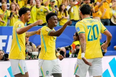 Jogadores do Brasil comemorando