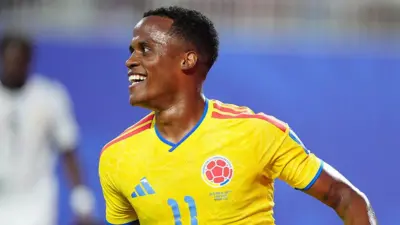 Jhon Arias celebra el primer gol de Colombia.