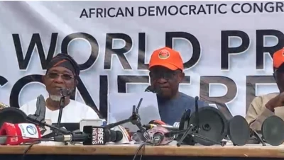 David Mark n ka iwe, Aregbesola wa ni ẹgbẹ rẹ