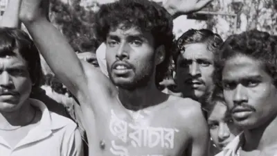 Buvisi bilan oshxonada jinsiy aloqa video Plyajda jinsiy aloqa