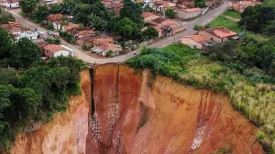 An image showing a gully in Buriticupu, Brazil, from overhead