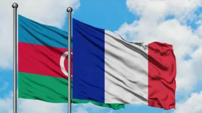 پرچم فرانسه و جمهوری آذربایجان