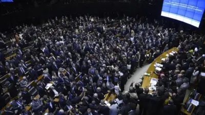 Plenário da Câmara lotado em sessão solene do Congresso 
