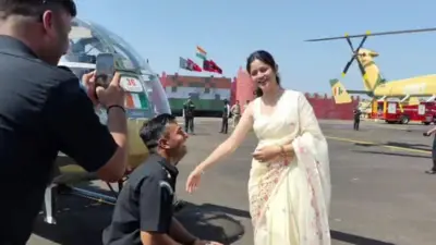 ग्रेजुएशन सेरेमनी के दौरान इंडियन आर्मी एविएशन कैप्टन भरत भारद्वाज 