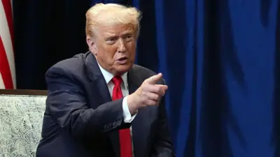 Donald Trump pointing a finger