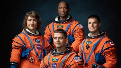 Artemis II Crew: left Christina Koch, back Victor Glover (pilot), front Reid Wiseman (commander), right Jeremy Hansen
