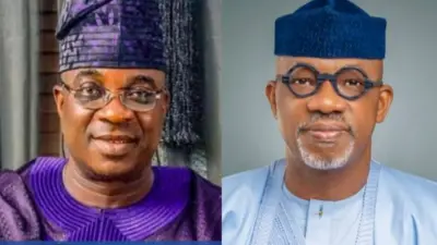 Wasiu Ayinde K1 wọ aṣọ buba olomi aro pẹlu fila, Gomina Dapo Abiodun ipinlẹ Ogun wọ agbada buluu ati fila