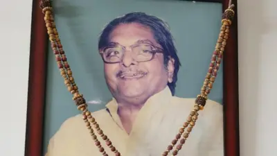 હિંમત ખાટસુરિયા, ગુજરાતના કવિ, વંચિતો, ગરીબો, ગુજરાતી સાહિત્ય, ભાવનગર સાહિત્ય સભા, ગુજરાતી સાહિત્યનો ઇતિહાસ, દલિત સાહિત્ય, ભાવનગર, પ્રતિબદ્ધ સાહિત્ય, બીબીસી ગુજરાતી