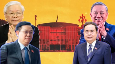 Ảnh thiết kế: (từ trái qua) cố Tổng Bí thư Nguyễn Phú Trọng, cựu Chủ tịch Quốc hội Vương Đình Huệ, Chủ tịch Quốc hội Trần Thanh Mẫn, Tổng Bí thư Tô Lâm, phía sau là nền tòa nhà Quốc hội