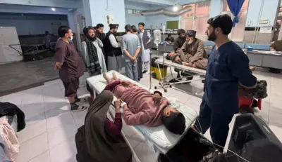 در این تصویر زخمیها دیده میشوند از جمله یک کودک