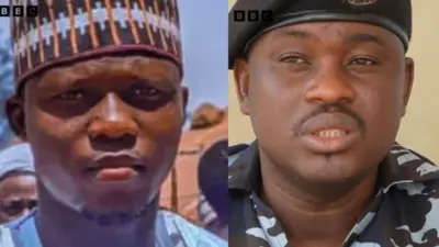 Sanni Salisu wọ agbada buluu pẹlu fila, agbẹnusọ ọlọpaa naa wọ aṣọ iṣẹ