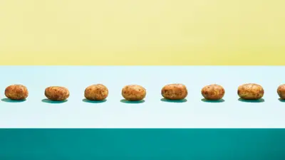 Sırayla dizilmiş patatesler