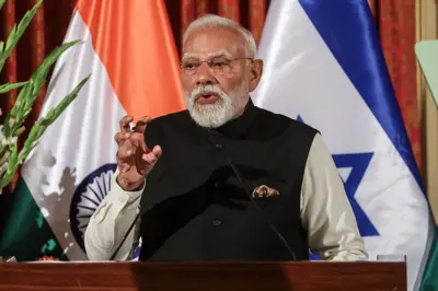 नरेंद्र मोदी