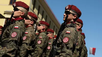 Polscy żołnierze świętują na ulicach Krakowa Narodowe Święto Trzeciego Maja 3 maja 2026 roku