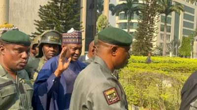 Oge Abubakar Malami bịara n'ụlọikpe ebe ndị ọrụ nchekwa gbara ya okirikiri