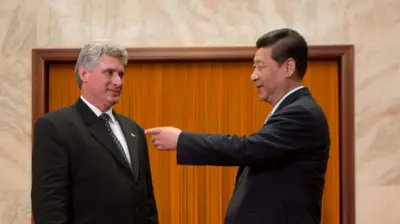 Xi Jinping y Miguel Díaz-Canel en China en una foto de 2013